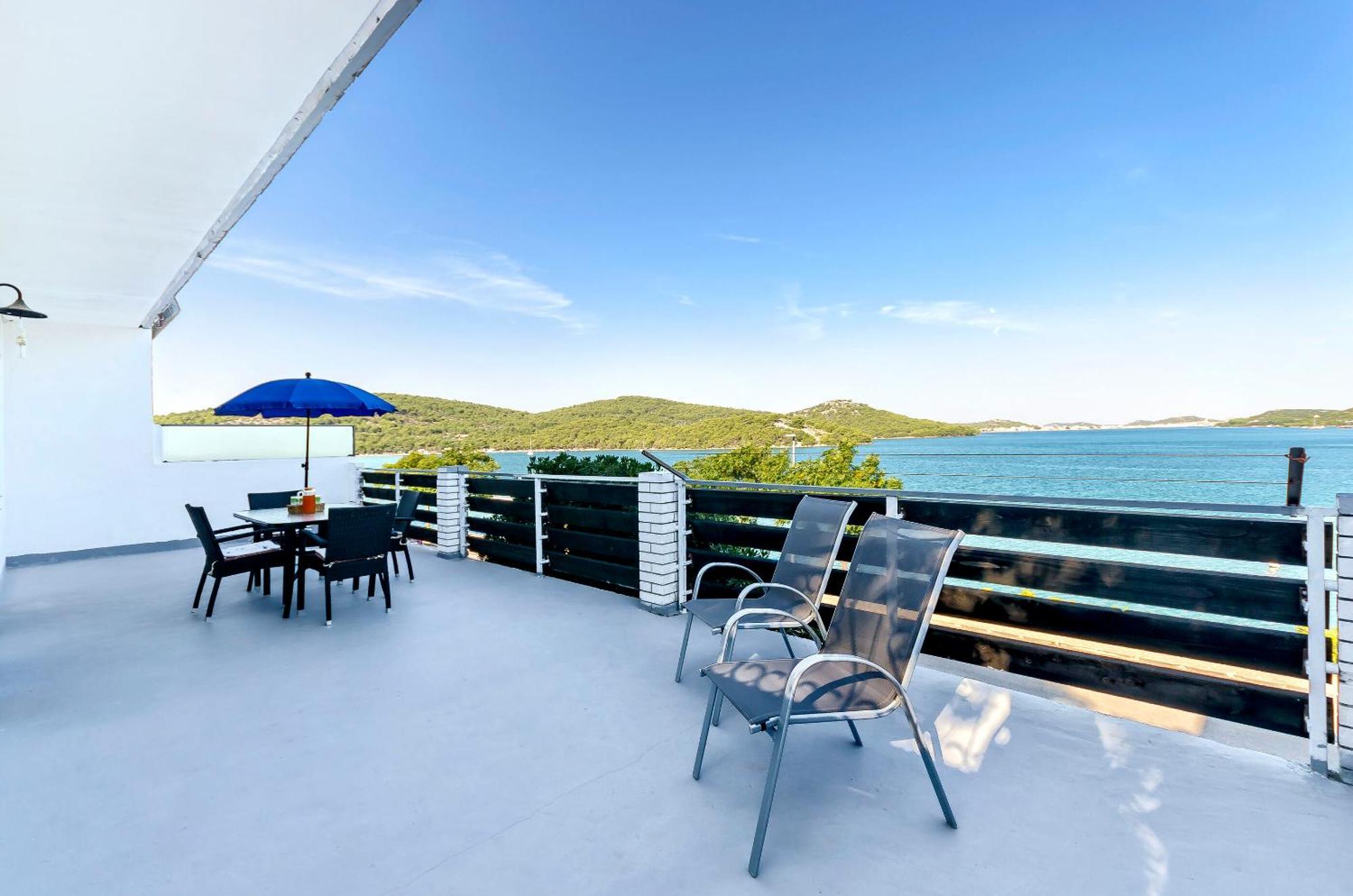 Apartment Branka Тисно Екстер'єр фото